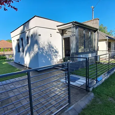 Σπίτι διακοπών Relax Vendeghaz Dunapataj