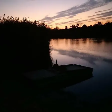 Relax Vendeghaz بيت للعطل *